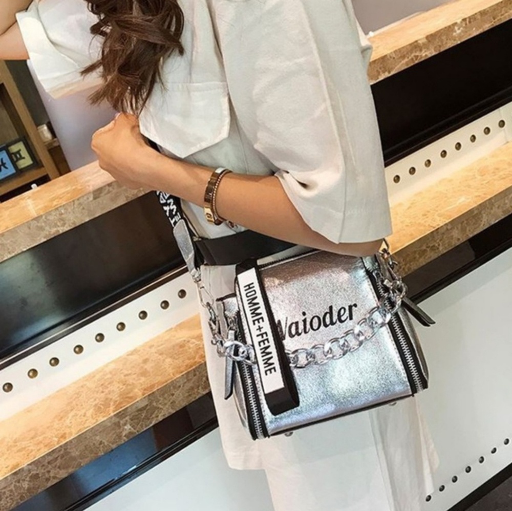 👛Statement Purse👛(Make Offer) - Picture 2 of 2